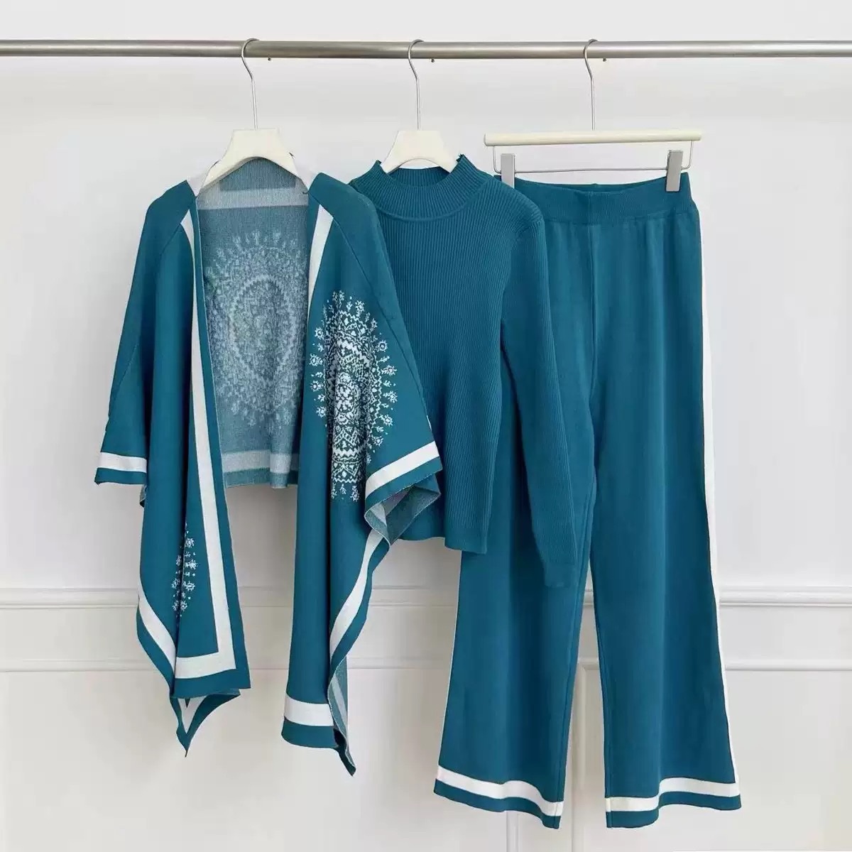 Regal - Teal - Image 2